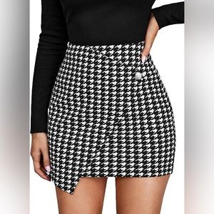 Houndstooth miniskirt, Size Large